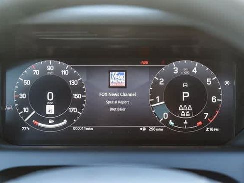 New 2024 Land Rover Discovery Sport S image 25