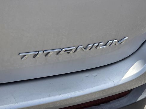 Used 2016 Ford Edge Titanium FWD image 32