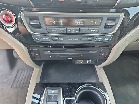 Used 2019 Honda Pilot Touring image 21