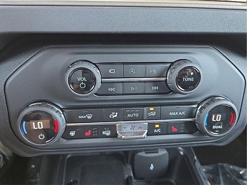 New 2025 Ford Bronco Outer Banks image 14