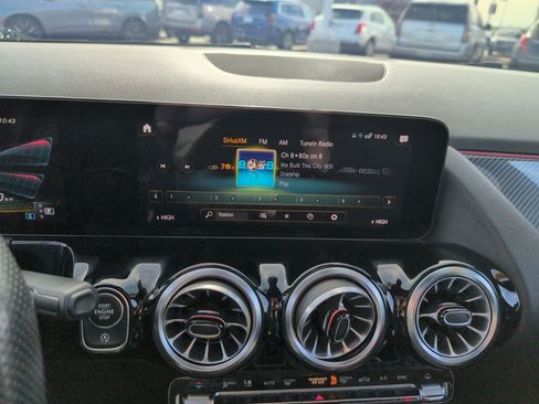 Used 2022 Mercedes-Benz GLA 35 AMG 4MATIC image 19