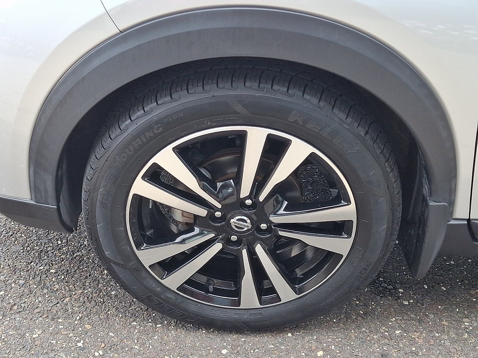 Used 2019 Nissan Kicks SR w/ SR Premium Package FWD image 10