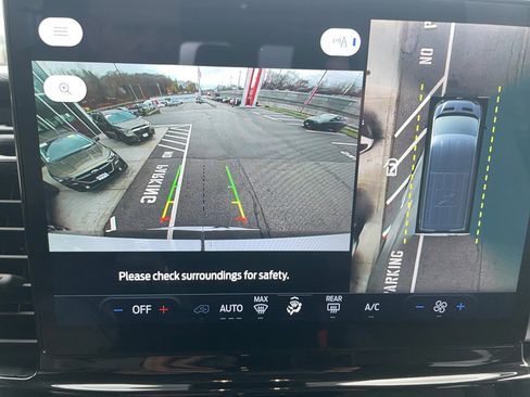 Used 2023 Ford Transit 350 XLT image 10