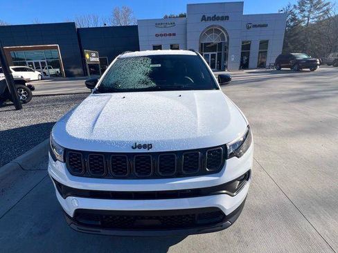 New 2026 Jeep Compass Latitude image 8