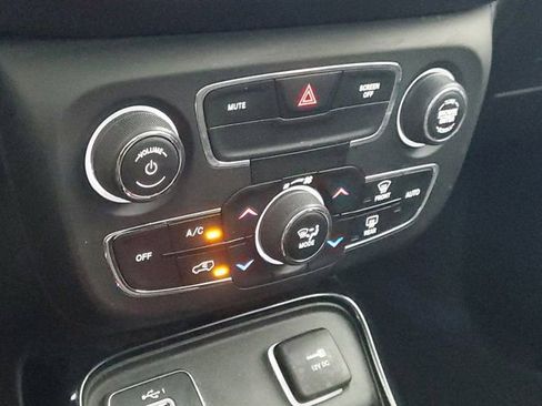 Used 2020 Jeep Compass Latitude image 31