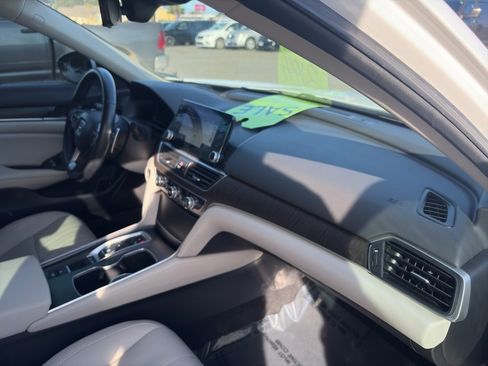 Used 2022 Honda Accord Touring image 25