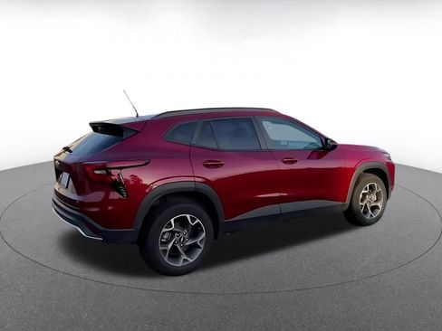Used 2025 Chevrolet Trax LT image 14