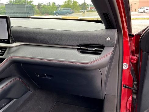Used 2025 Ford Explorer ST-Line w/ ST-Line Street Pack AWD/4WD image 17