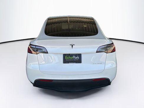 Used 2024 Tesla Model Y Long Range AWD/4WD image 7