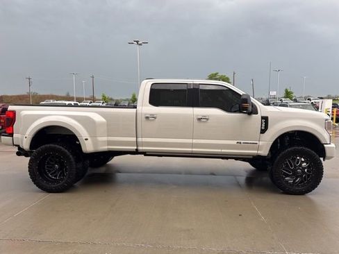 Used 2020 Ford F350 Platinum image 2