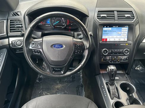 Used 2018 Ford Explorer XLT w/ Equipment Group 201A image 13