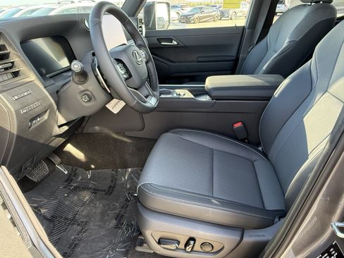 New 2026 Lexus GX 550 AWD/4WD image 19