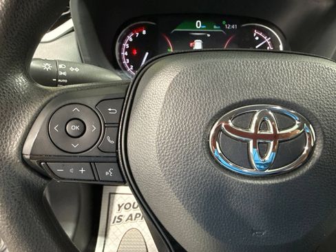 Used 2024 Toyota RAV4 XLE AWD/4WD image 35