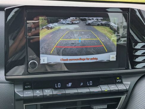Used 2025 Toyota Camry SE FWD image 22