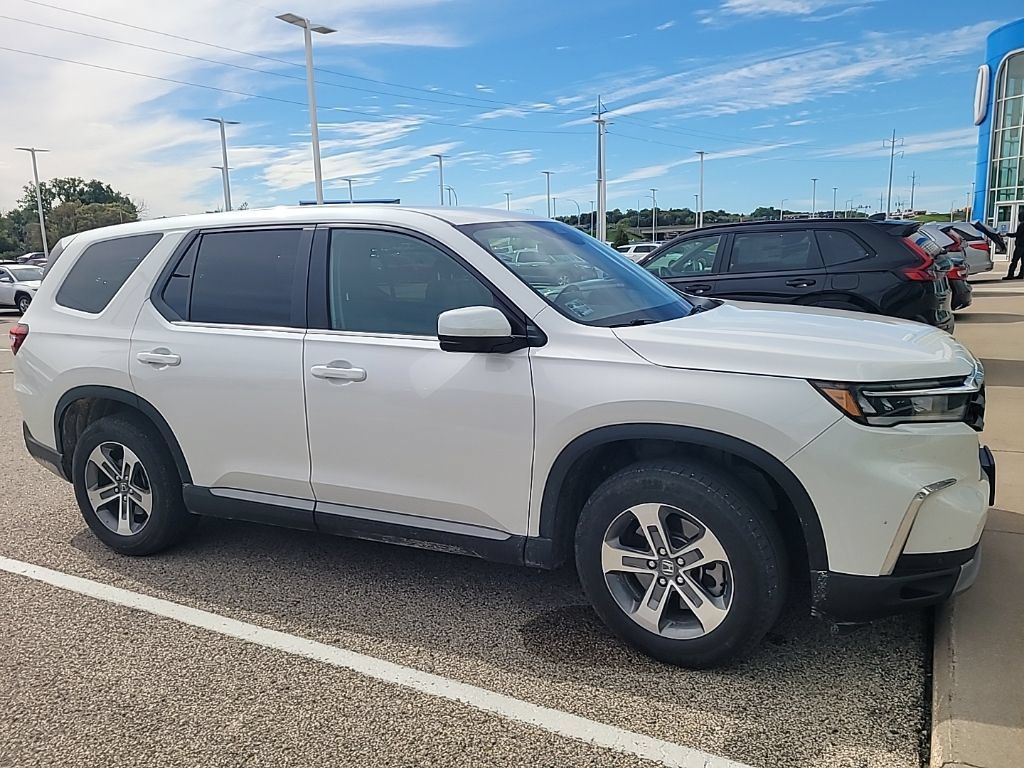 Certified 2025 Honda Pilot EX-L image 2