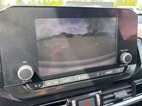 Used 2024 Nissan Pathfinder SV AWD/4WD image 22