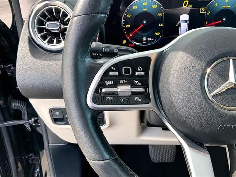 Used 2022 Mercedes-Benz GLB 250 image 23