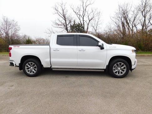Used 2021 Chevrolet Silverado 1500 High Country w/ Technology Package image 2