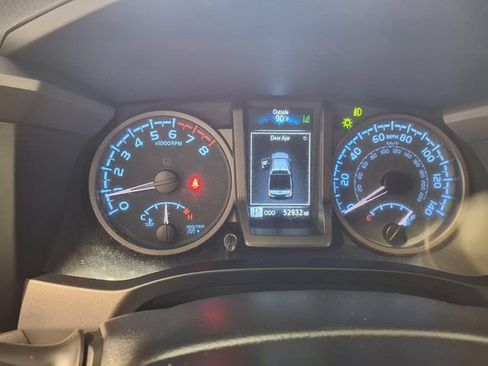 Used 2022 Toyota Tacoma TRD Sport AWD/4WD image 16