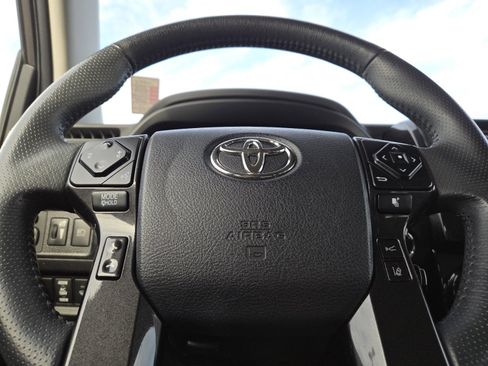 Used 2022 Toyota 4Runner TRD Off-Road image 26
