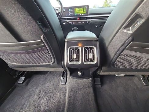 Used 2024 Kia Sorento S image 22