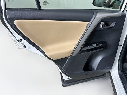 Used 2017 Toyota RAV4 Limited image 27