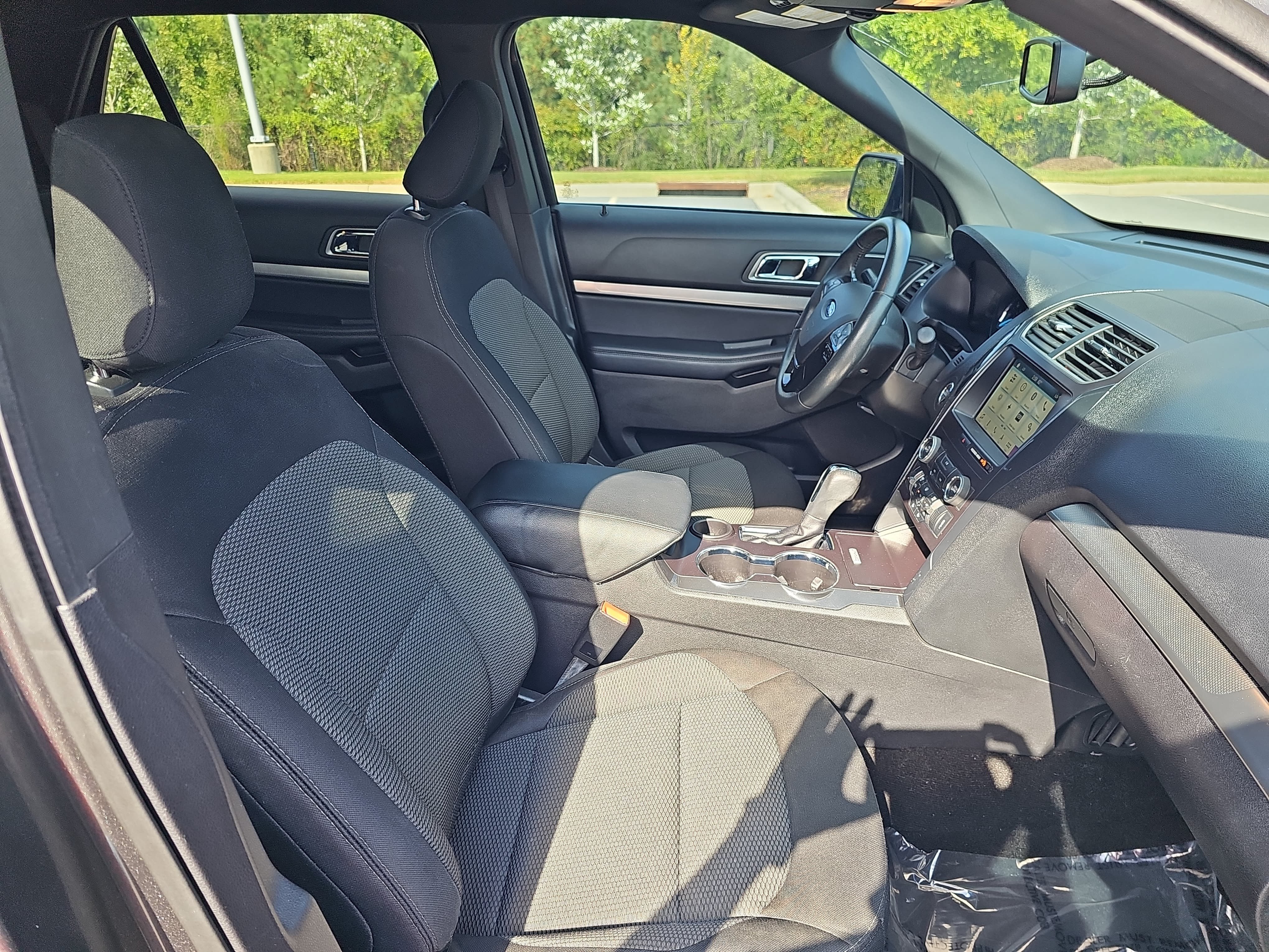 Used 2019 Ford Explorer XLT w/ Equipment Group 201A FWD image 10