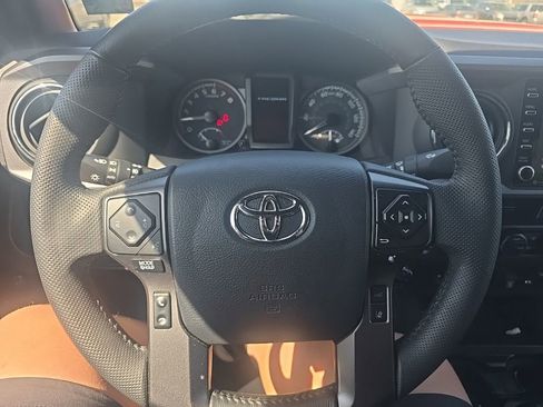 Used 2023 Toyota Tacoma TRD Sport w/ Technology Package image 14