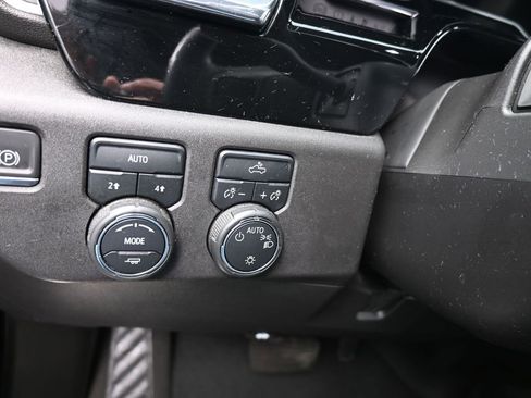 Used 2024 Chevrolet Silverado 1500 LT image 18