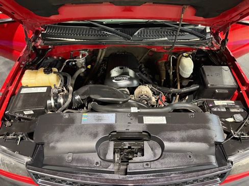 Used 2006 Chevrolet Silverado 2500 LT w/ Skid Plate Package AWD/4WD image 11
