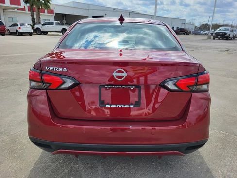 Used 2025 Nissan Versa SV image 18