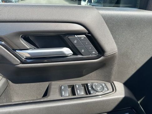 Used 2025 GMC Sierra 2500 AT4 w/ AT4 Premium Plus Package AWD/4WD image 19