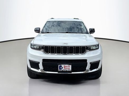Used 2022 Jeep Grand Cherokee L Limited RWD image 2