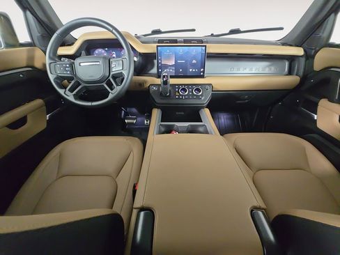 Used 2025 Land Rover Defender 110 V8 AWD/4WD image 10