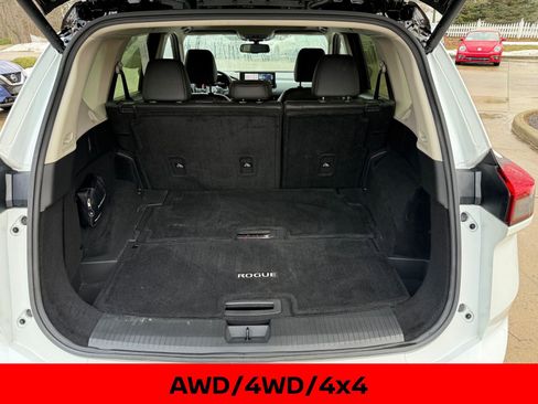 Certified 2025 Nissan Rogue SL w/ SL Premium Package image 9