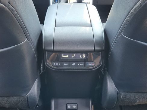 Used 2021 Toyota Highlander XSE FWD image 24