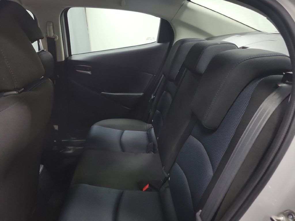 Used 2019 Toyota Yaris L FWD image 28