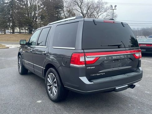 Used 2017 Lincoln Navigator Select image 25
