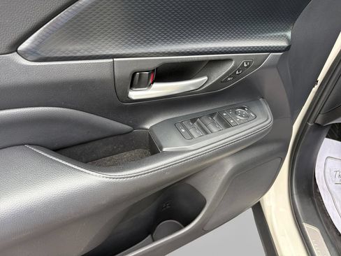 Used 2024 Toyota Grand Highlander AWD Hybrid image 14