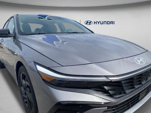 New 2026 Hyundai Elantra SEL Sport FWD image 33