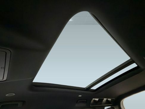 Certified 2021 Land Rover Defender 110 X-Dynamic SE image 14