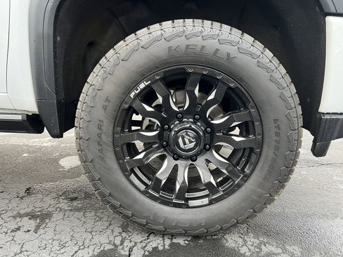 Used 2021 GMC Sierra 3500 Denali w/ Denali Ultimate Package image 11