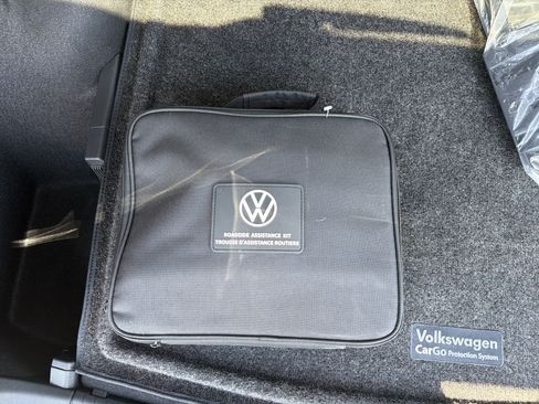 Used 2024 Volkswagen Tiguan SE w/ Panoramic Sunroof Package AWD/4WD image 28