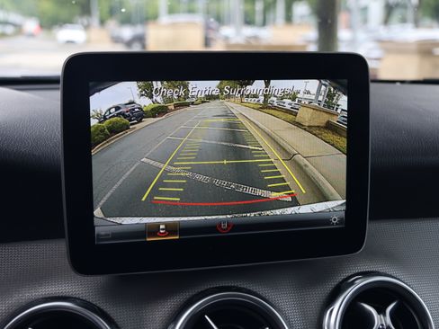Used 2018 Mercedes-Benz GLA 250 image 24