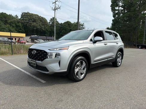 Used 2023 Hyundai Santa Fe SE AWD/4WD image 2