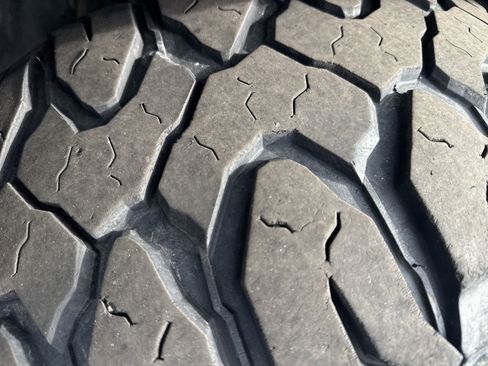 Used 2016 Toyota Tacoma TRD Sport w/ Towing Package image 11