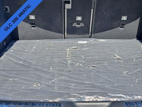 Used 2024 Mercedes-Benz GLC 300 4MATIC image 32