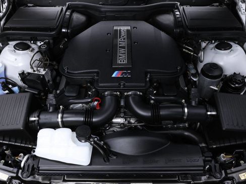 Used 2002 BMW M5 image 49