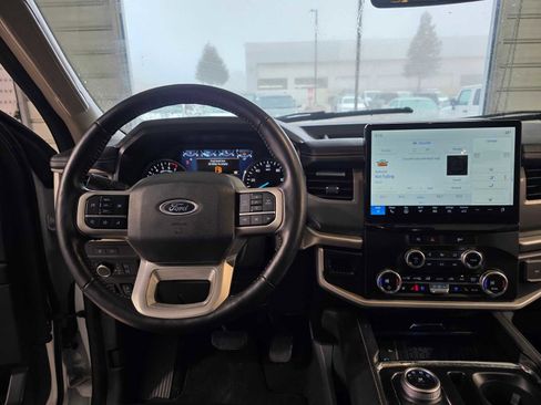 Used 2023 Ford Expedition Max XLT image 16