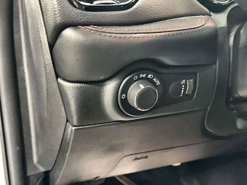 Used 2025 Dodge Durango GT AWD/4WD image 16